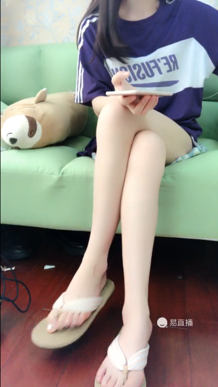 【自打包】足控-易直播童童小合集(2V,135M)