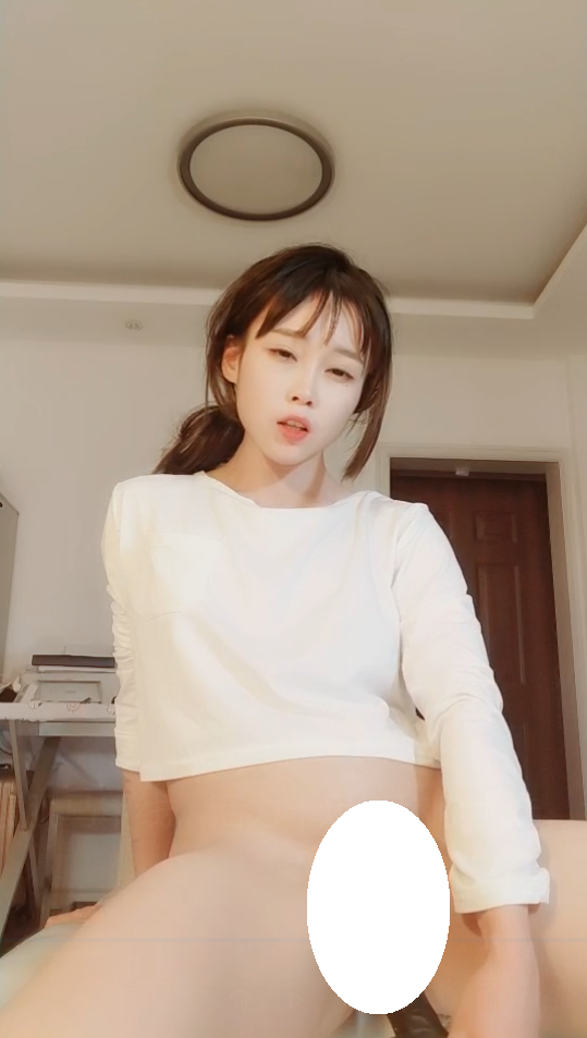 清纯美少女kiki - 腹肌马甲线,大尺度自慰【1v 406mb】