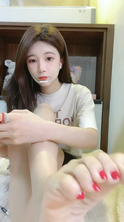 【自打包】无水源码自录-足控-易直播高颜值主播一只嘟嘟（1V,230M）