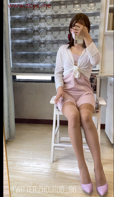 【自打包】自购-足控精品-推特颜值美足up-若若老师–定制福利第7弹，4K画质（1V,2.35G）