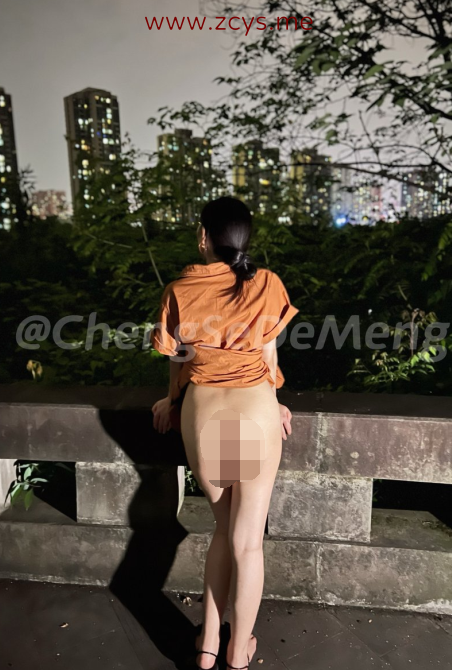 【自打包】推特极品重庆淫妻-橙色的梦-3P野战露出视图合集(80P,29V,804M)