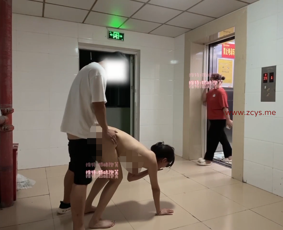 【自打包】吊炸天-推特极品露出-奶味泡芙-多场景露出啪啪视图合集（160P,132V,1.87G）