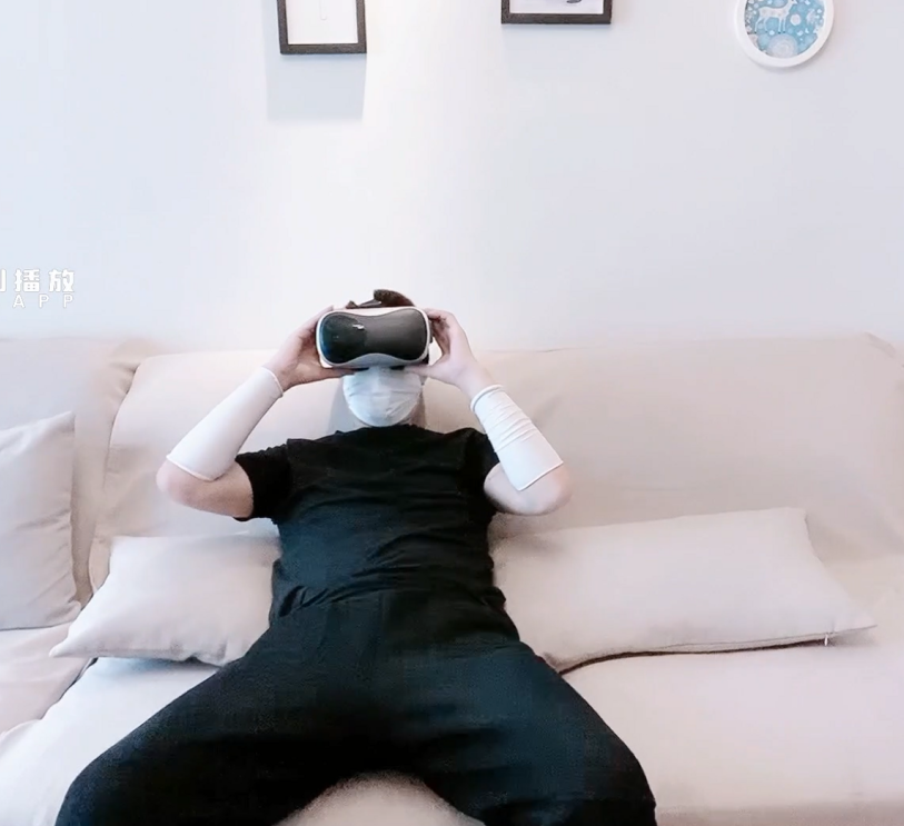 【自打包】糖心高颜值up-金善雅-vr与现实+合租男女的肉体交流（2v,2.26G)
