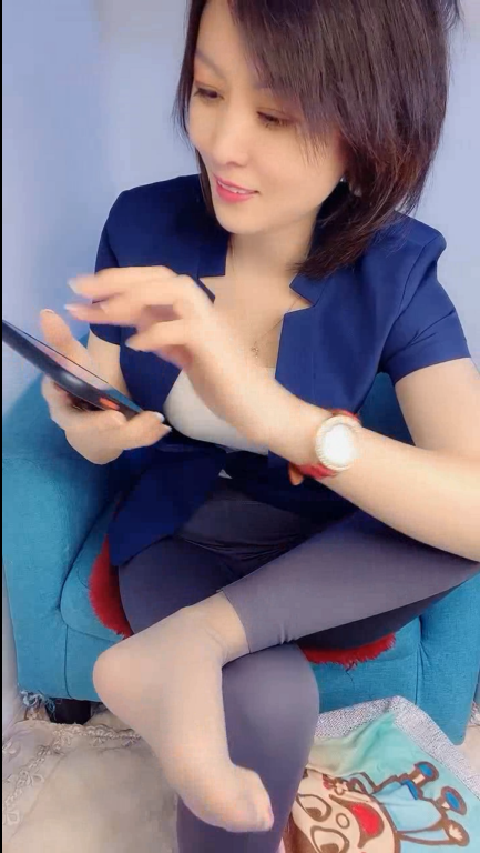 【自打包】源码自录-足控-易直播 媚娘 6（1V,216M）