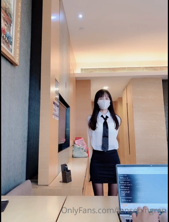 【自打包】极品身材萝莉-粉色情人-onlyfans-ol 2（1V,380M）