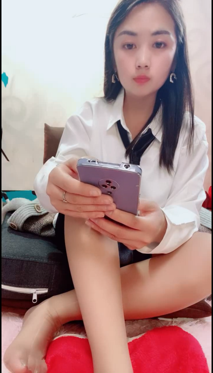 源码自录-足控-易直播 小二班(1V,329M)