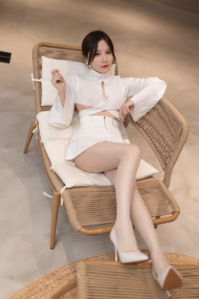 秀人人气女神-鱼子酱fish-内部私购-雪化 原版(116P,1.4G)
