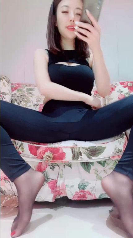 源码自录-足控-易直播 baby思思 10(1V,358M)