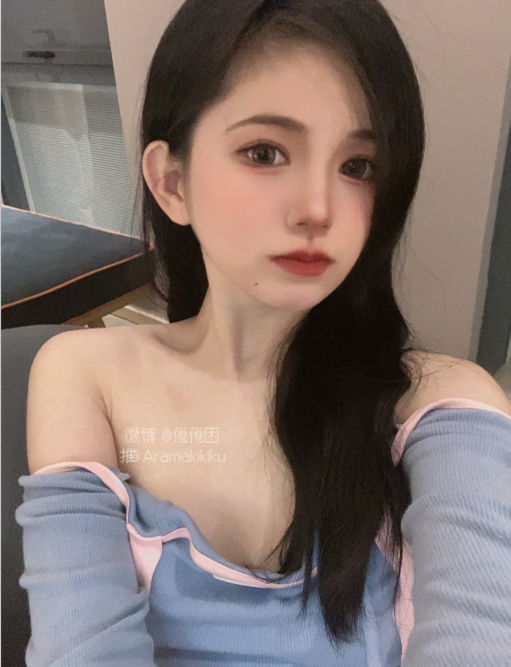 人气擦边骚鸡-倦倦喵-露背裙(32P,2V,237MB)