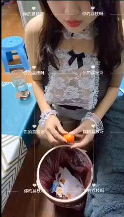 NO.481推特极品女神『你的荔枝呀』大奶露出 超粉美鲍 清纯的外表下隐藏著一颗骚动的心~21V