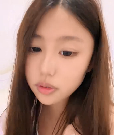 真●美乳!【柒萌小玉】邻家骚妹妹奶子超漂亮大尺度掰逼