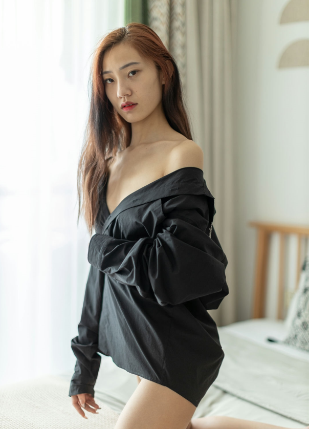 ஐPKG摄影ஐ高冷眼镜娘 大尺度私房写真合集 极品反差婊 【211P145M】