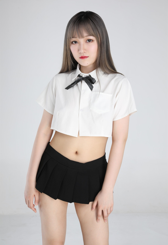 行X高颜值长腿少女 Yoyo（张雨婷） 大尺度人体私拍套图【325P878M】