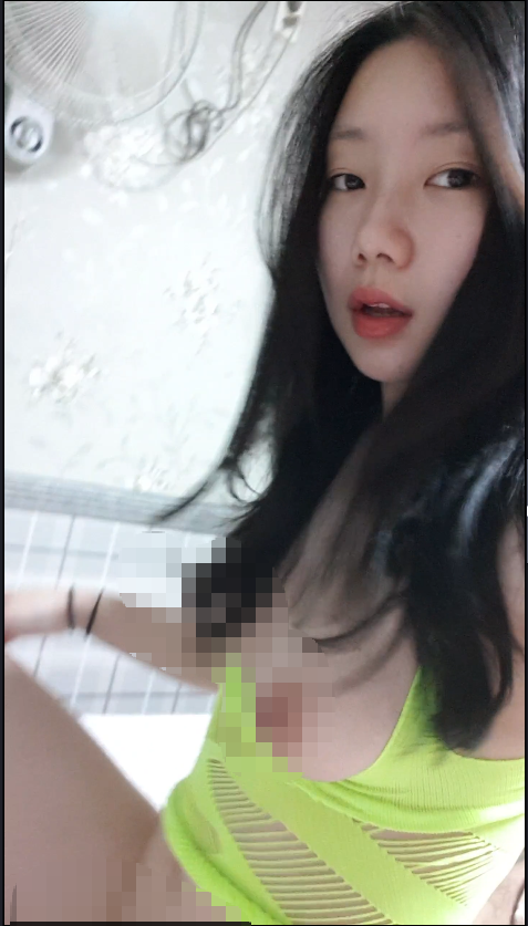 云盘高质露脸泄密！白皙高颜值竹笋乳美女与男友性爱自拍，超清4K画质