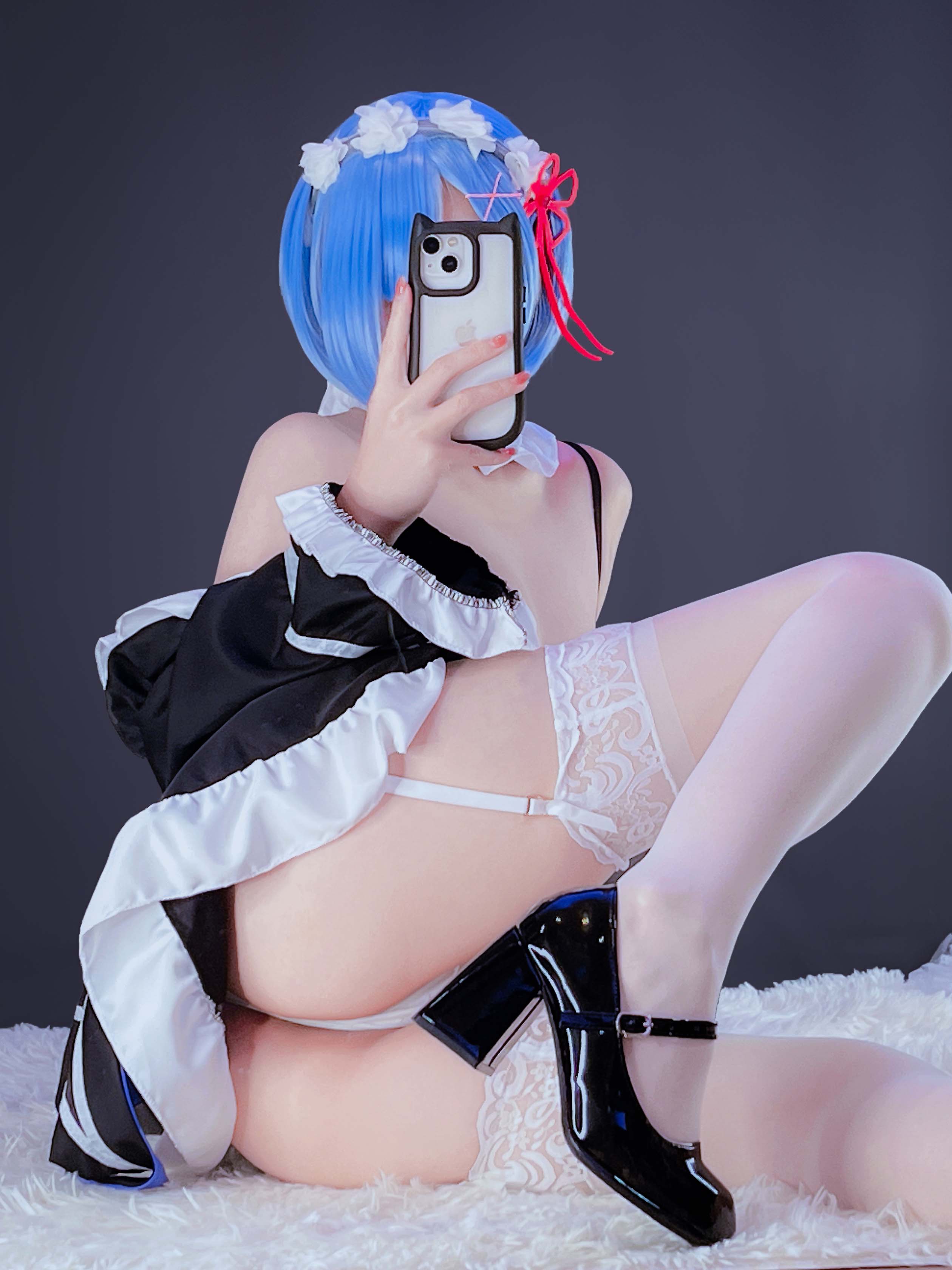 【新】Ayame – 白丝蕾姆【33P+4V】【306MB百度云】