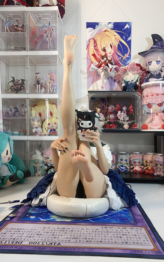 玉足腿控福利姬【白栎Shirly】裸足足控~白丝小短袜【115V799P 16.7G】