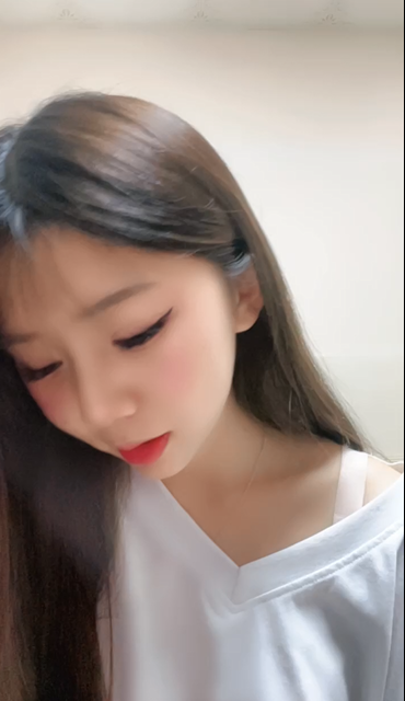 2935 【03小师妹】娇小嫩妹性感情趣丝袜足交舌吻