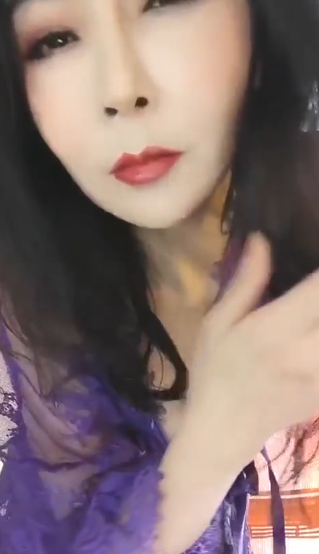 快手极品骚艳熟女-美丝丝-定制自慰福利（5V,133M）