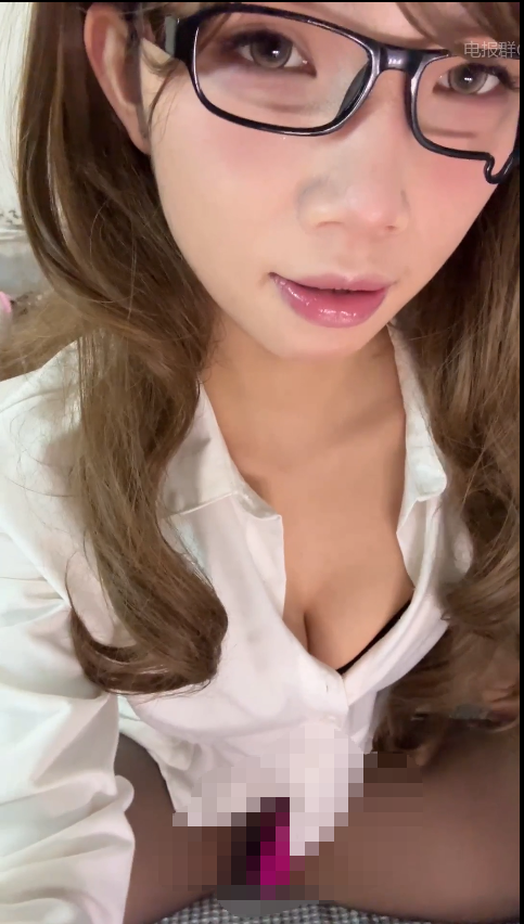 【Yiyi-707】超级嫩的新人主播 黑丝ol