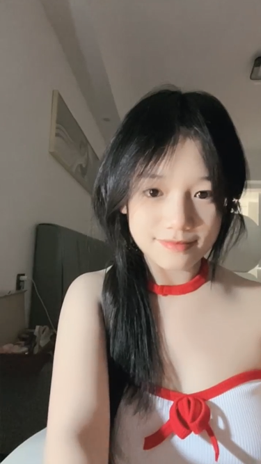 G奶校花回归！清纯高颜值嫩妹【青柠】最新福利，脸粉鲍同框自慰狂插！爽喷~【6v】