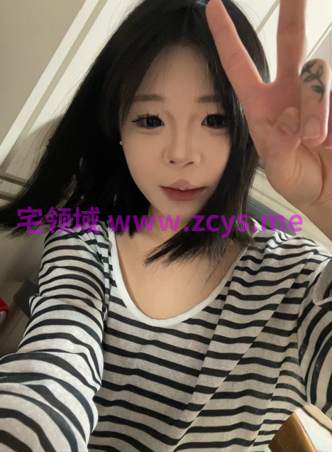江西大一女学生和精神小伙谈恋爱，都快被带成精神小妹了，出租屋露脸性爱自拍13v6p1.22g