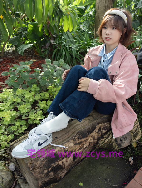 她们印象 NO.085 菲菲 板鞋白袜 【137P1V2.7G】