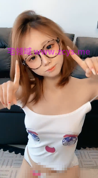 眼镜纯欲小母狗【烧狄酱】高颜值全身白嫩细腻 奶子超正超美 奶夹 丝袜长腿美足嫩穴 大鸡巴自慰狂插 爽喷水【3v】