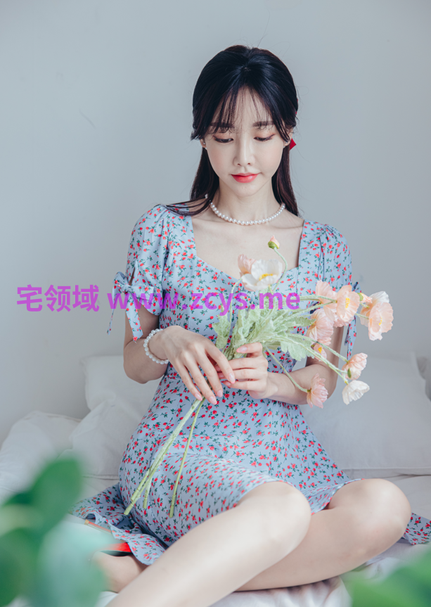 孙允珠 NO.06 浅蓝小碎花连衣短裙 【78P425M】