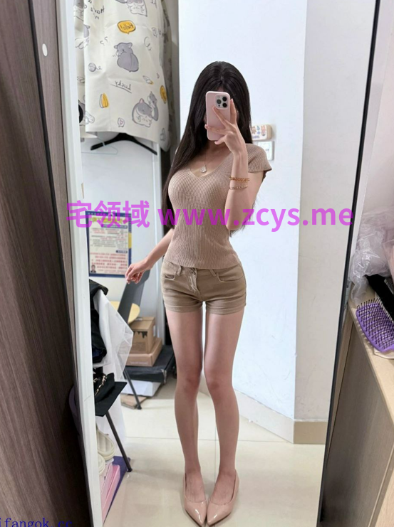 黑丝大学生母狗摆拍超顶 被抓脚腕后入猛干 意乱情迷爽到胡言乱语 娇小奶子更显反差40p11v108m