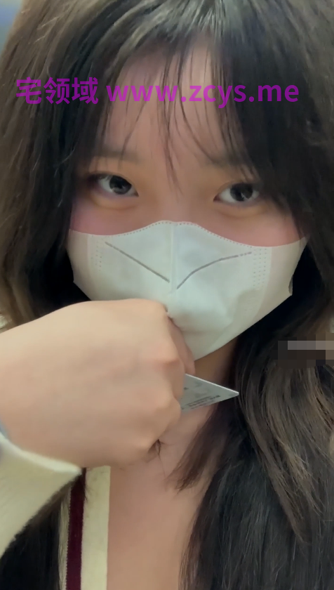 人气少女博主【洛宝】未流出，户外全裸露出超大胆超诱人