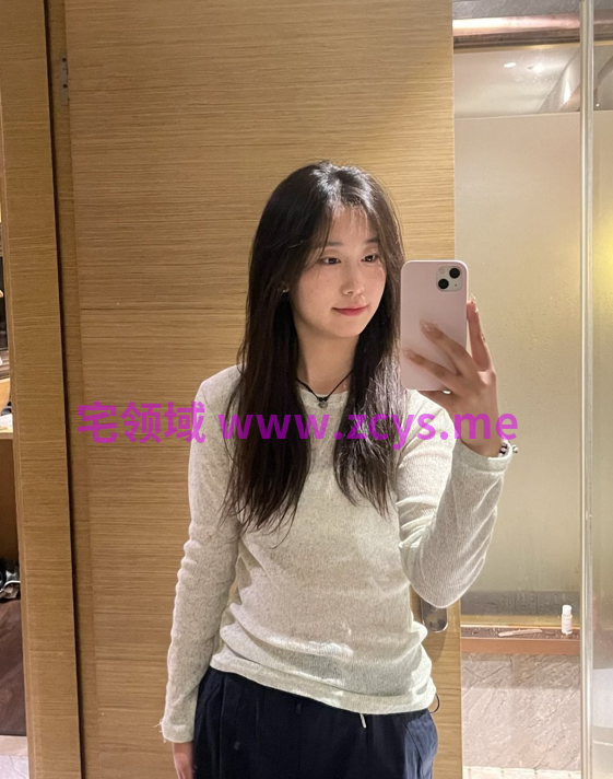 长发甜美眼镜纯情小姐姐露脸啪啪性爱自拍，生活照与吃鸡视频对比好反差6v6p744m