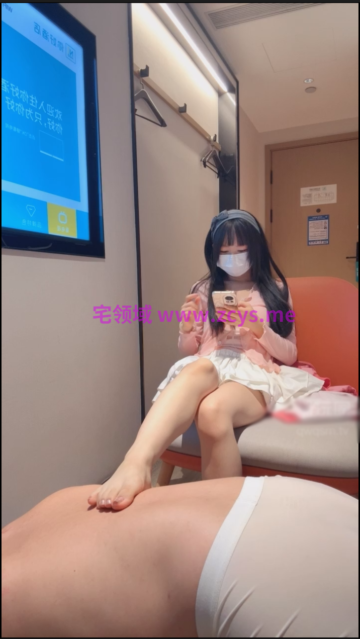 悄玩圈白渝-261001 洛丽塔白袜羞辱衣架抽sp【1V】【723MB百度云】