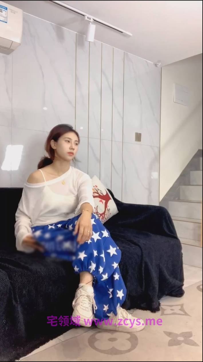 悄玩圈女生也能很暴力-261010 拽姐女大浓痰口水场【1V】【410MB百度云】