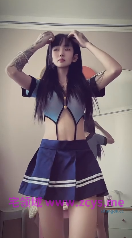 抖音 小小 完美胸型精神小妹裸舞 9v687m